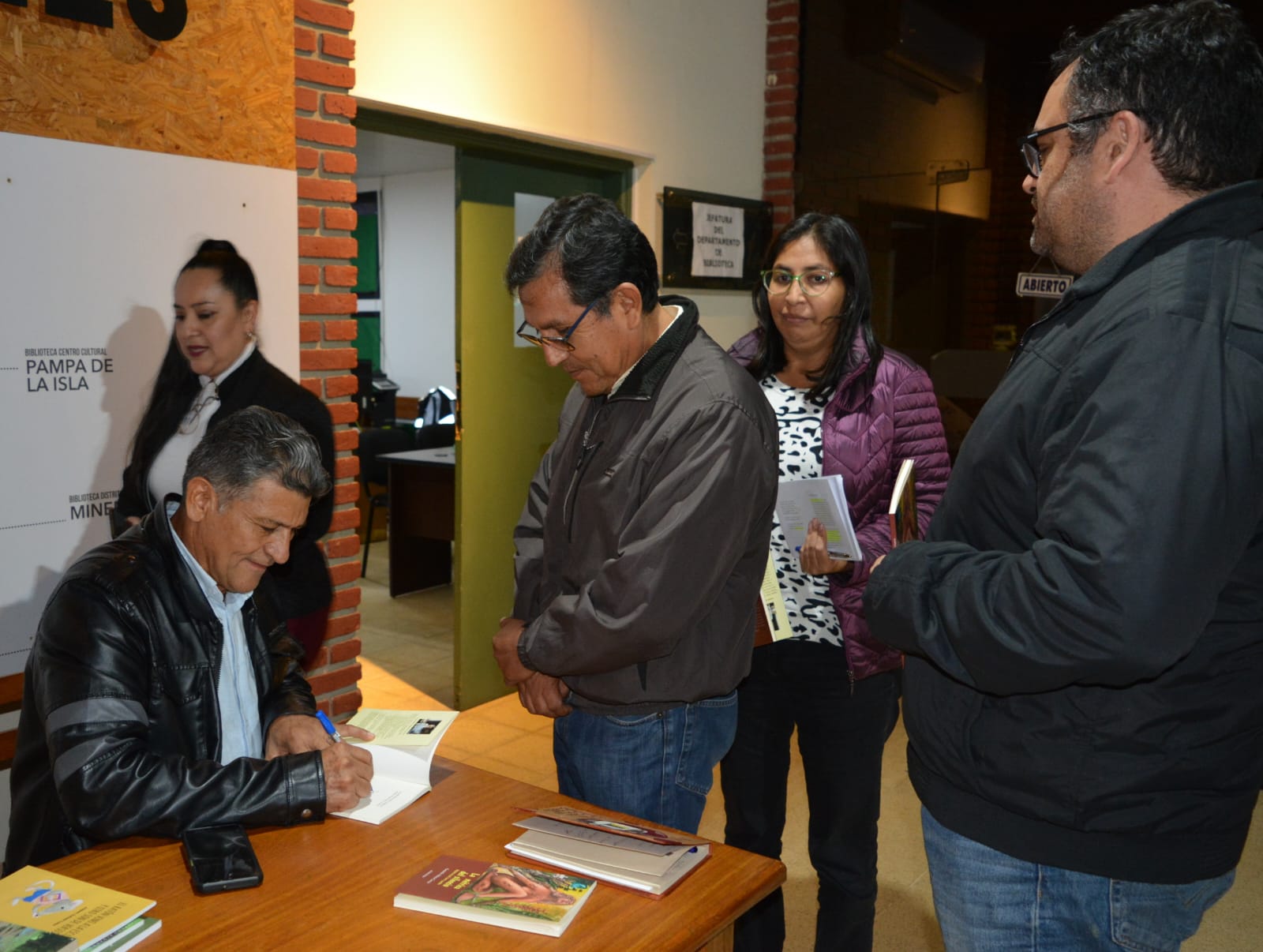 Un viaje por la geografía del alma: Lectura y Conversatorio.